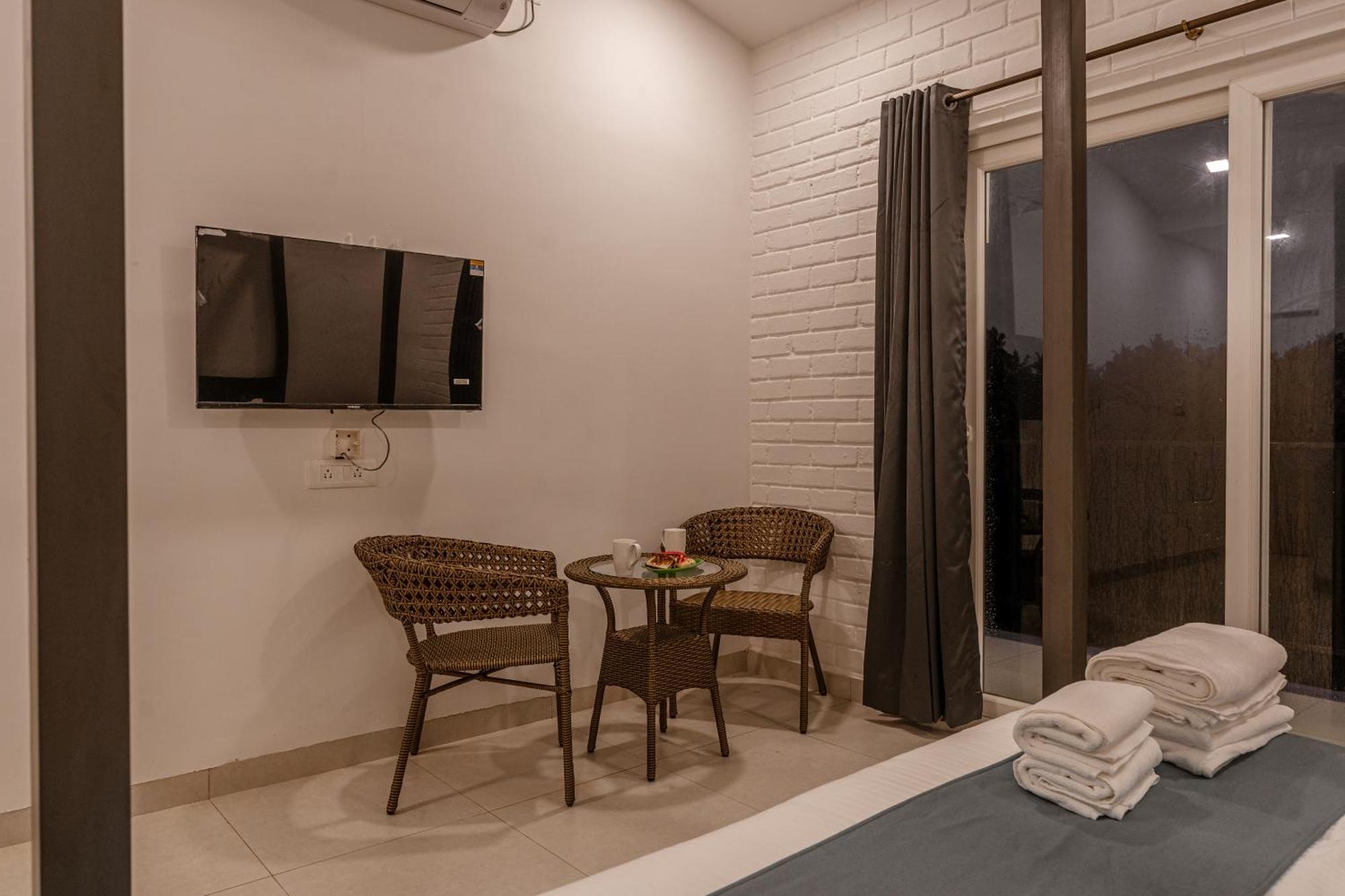 Downtown Arambol - The River Side Hostel Extérieur photo